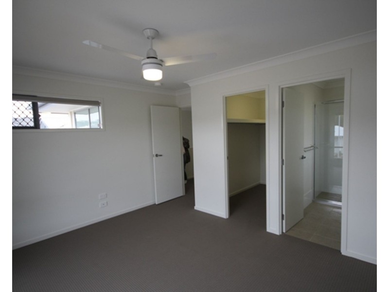 31 Woodline Drive, Spring Mountain QLD 4124