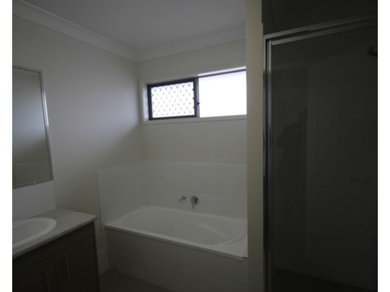 31 Woodline Drive, Spring Mountain QLD 4124