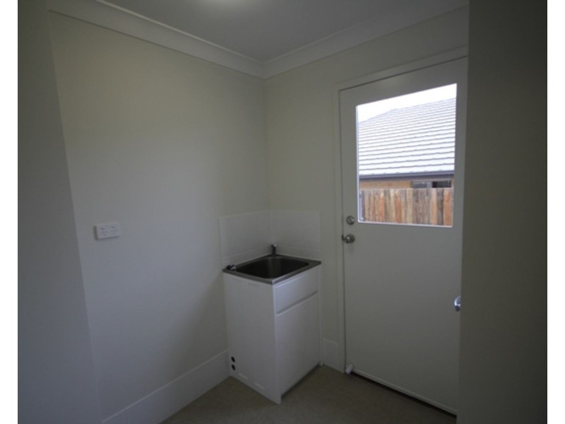 31 Woodline Drive, Spring Mountain QLD 4124