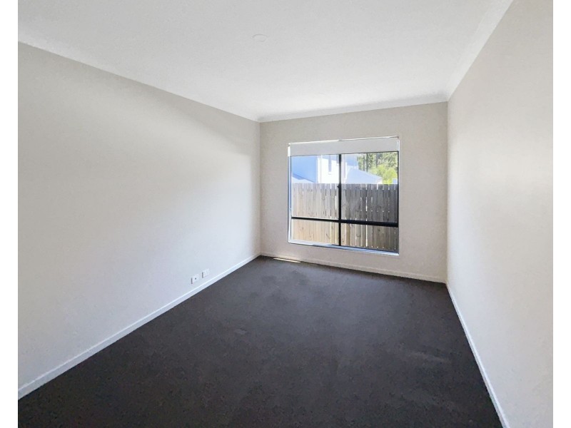 5 Hardwood Street, Spring Mountain QLD 4124