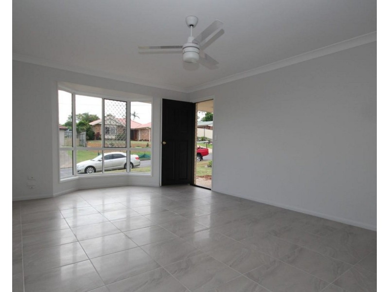 2/23 Forgan Smith Street, Collingwood Park QLD 4301