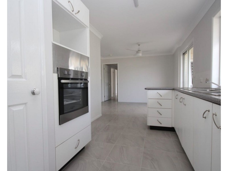 2/23 Forgan Smith Street, Collingwood Park QLD 4301