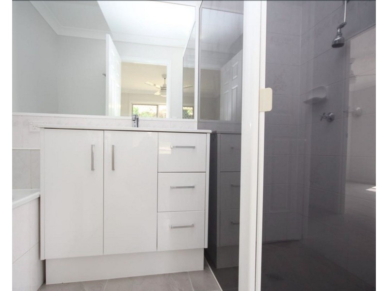 2/23 Forgan Smith Street, Collingwood Park QLD 4301