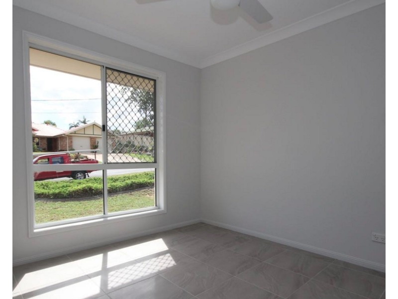 2/23 Forgan Smith Street, Collingwood Park QLD 4301