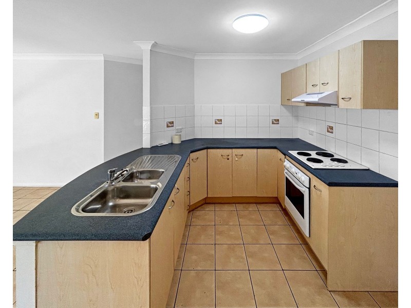 33 Harrison Crescent, Forest Lake QLD 4078