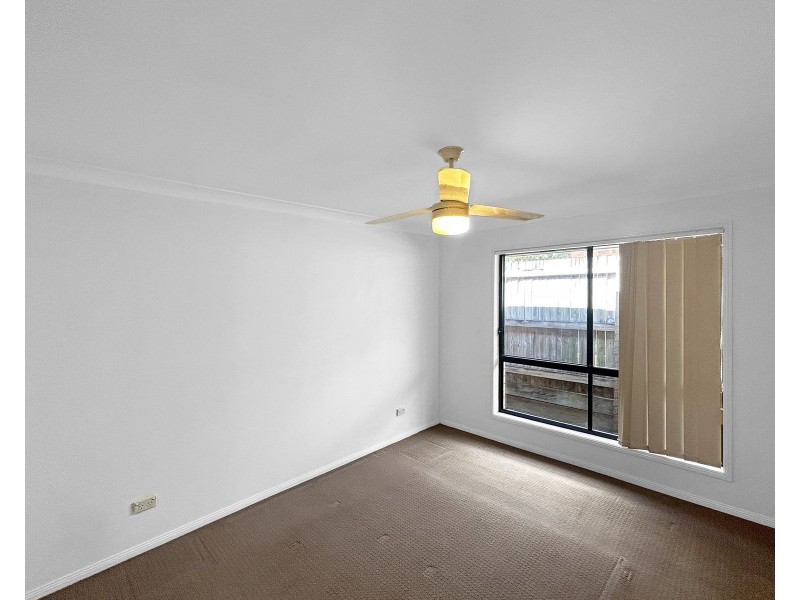 33 Harrison Crescent, Forest Lake QLD 4078