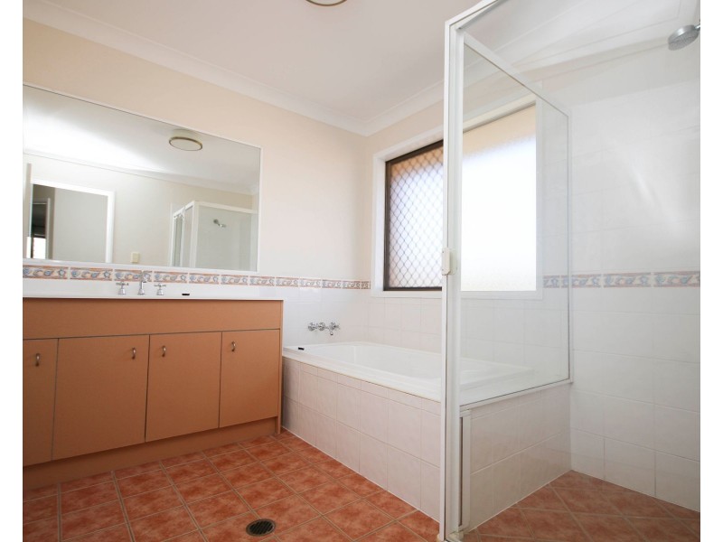 5 Neptune Street, Springfield Lakes QLD 4300