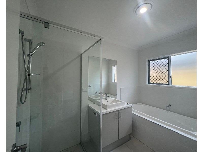 14 Palmview Street, Ripley QLD 4306