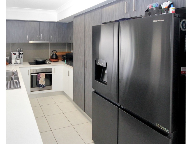 9 Sawyer Street, Spring Mountain QLD 4124