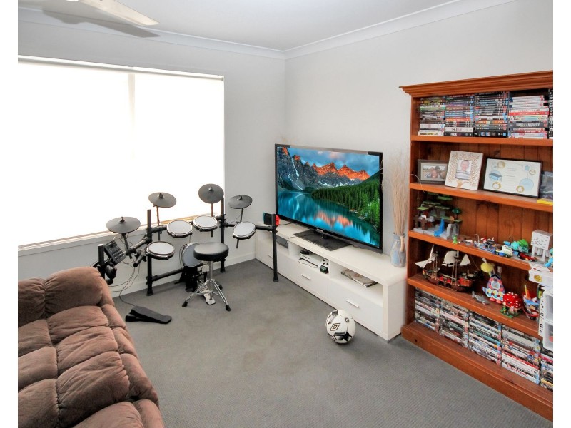 9 Sawyer Street, Spring Mountain QLD 4124