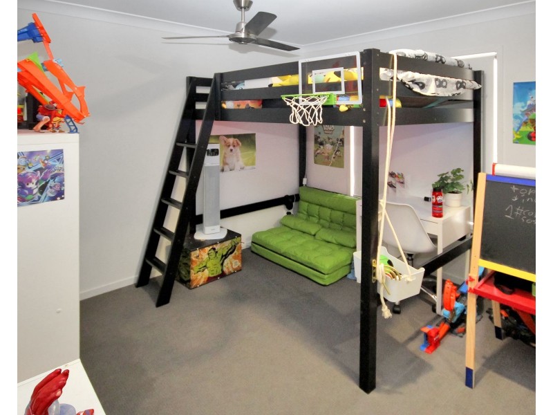 9 Sawyer Street, Spring Mountain QLD 4124