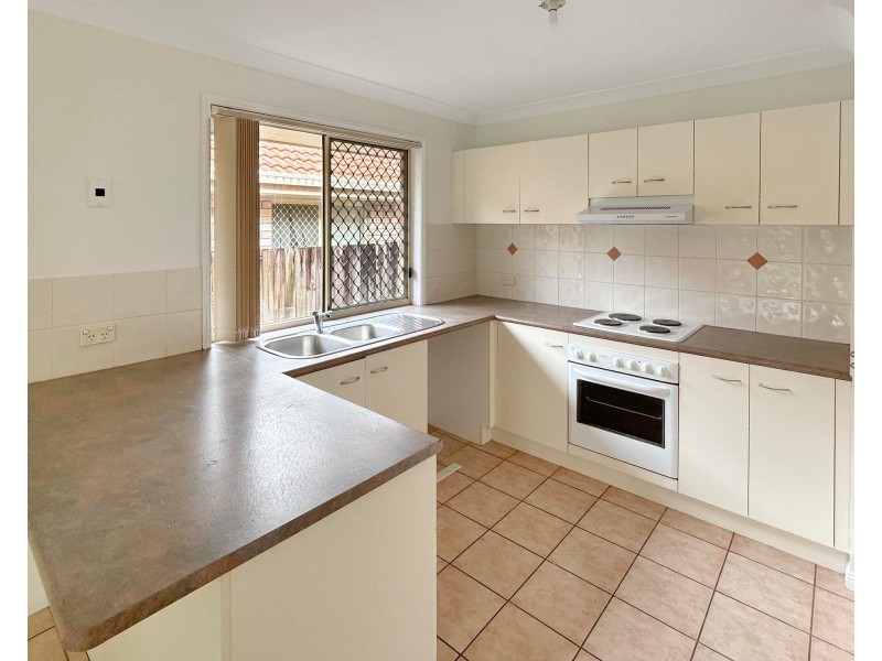 7 Hyde Place, Forest Lake QLD 4078