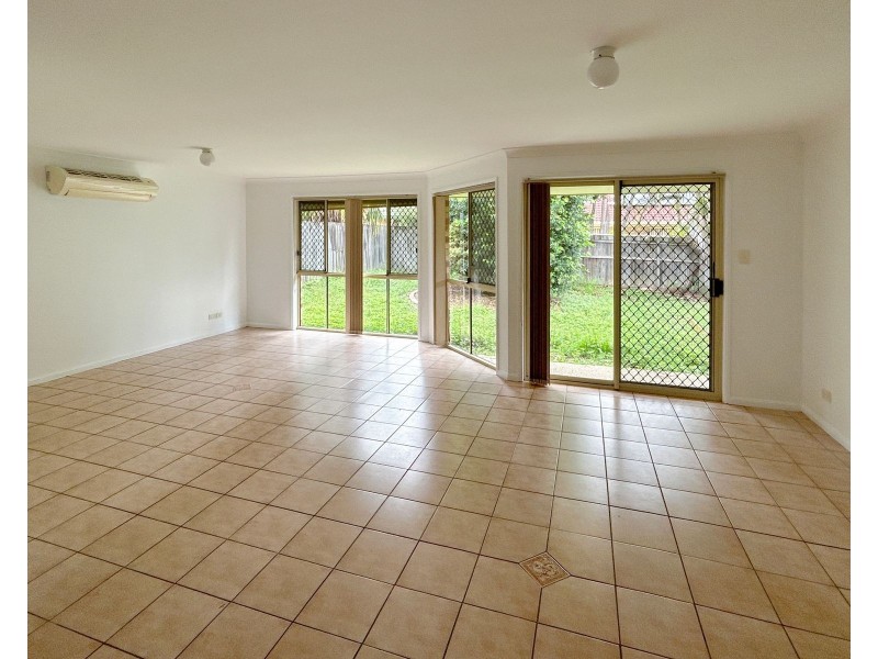 7 Hyde Place, Forest Lake QLD 4078