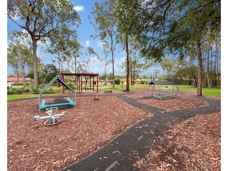 7 Hyde Place, Forest Lake QLD 4078