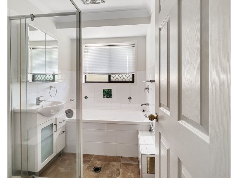 6 Cafferky Street, One Mile QLD 4305