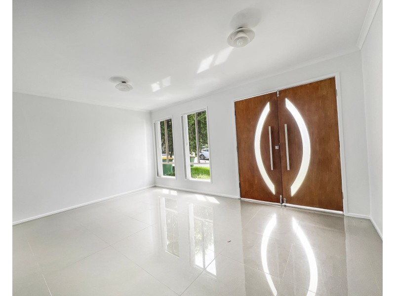 7 Abbey Court, Springfield Lakes QLD 4300