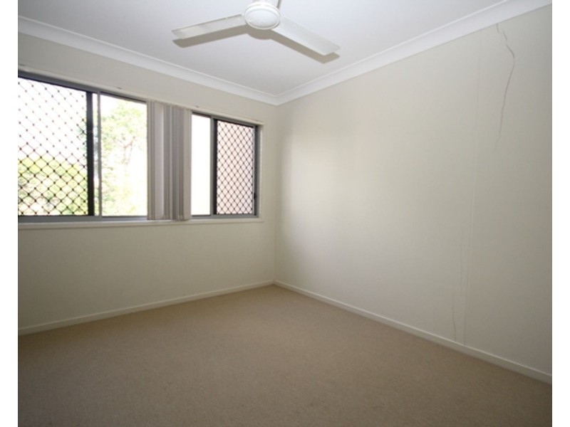 15 Creekside Drive, Springfield Lakes QLD 4300