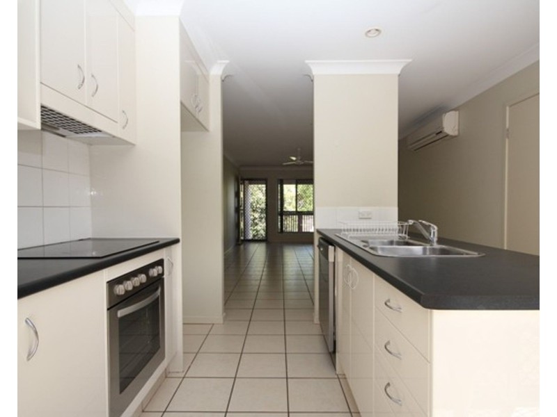 15 Creekside Drive, Springfield Lakes QLD 4300