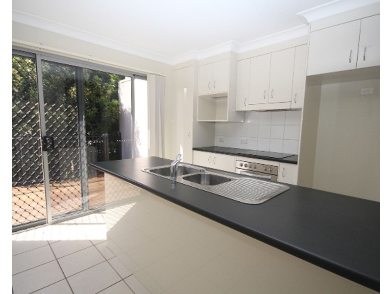 15 Creekside Drive, Springfield Lakes QLD 4300