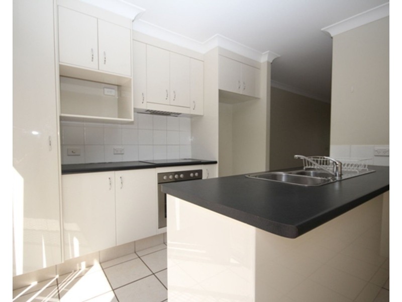 15 Creekside Drive, Springfield Lakes QLD 4300