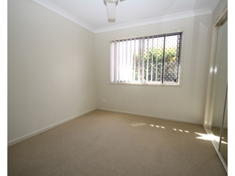 15 Creekside Drive, Springfield Lakes QLD 4300