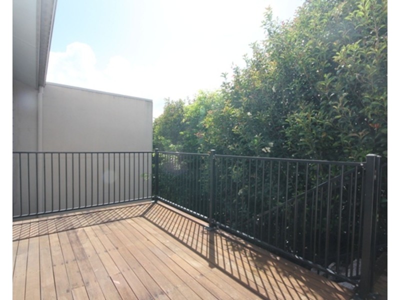 15 Creekside Drive, Springfield Lakes QLD 4300