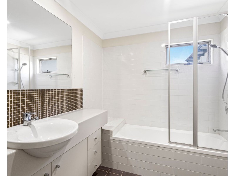 18/99 Brookwater Drive, Brookwater QLD 4300