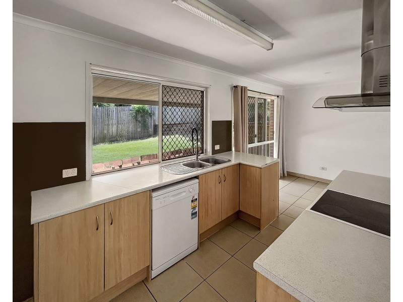 4 Tracey Drive, Goodna QLD 4300