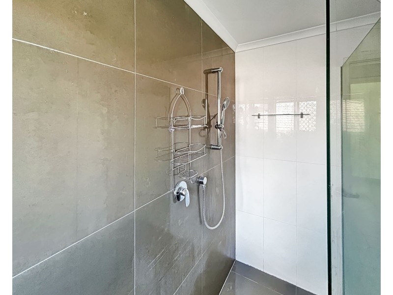 4 Tracey Drive, Goodna QLD 4300