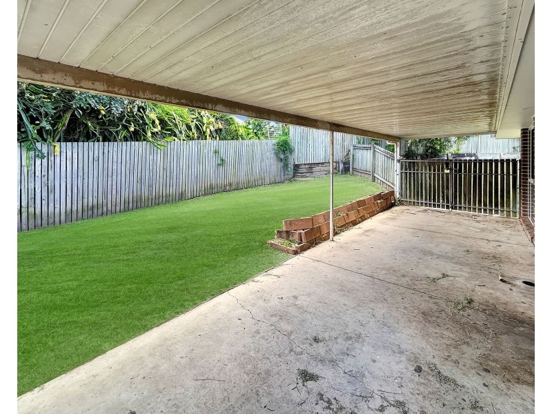 4 Tracey Drive, Goodna QLD 4300