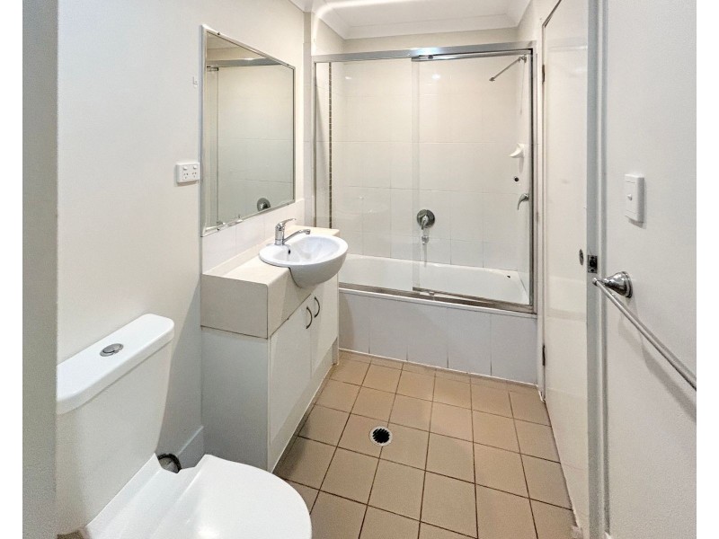 19/8 Rosegum Place, Redbank Plains QLD 4301