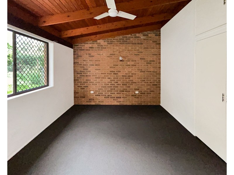 6 Dale Road, Camira QLD 4300