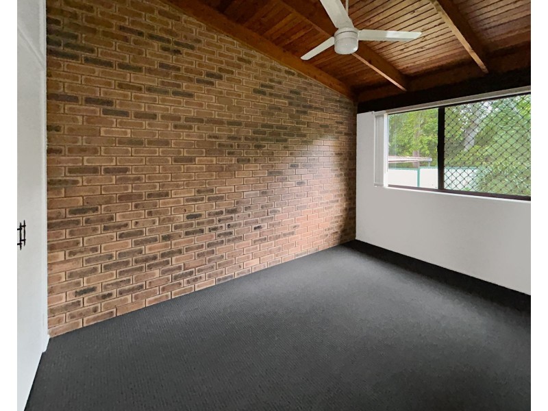 6 Dale Road, Camira QLD 4300
