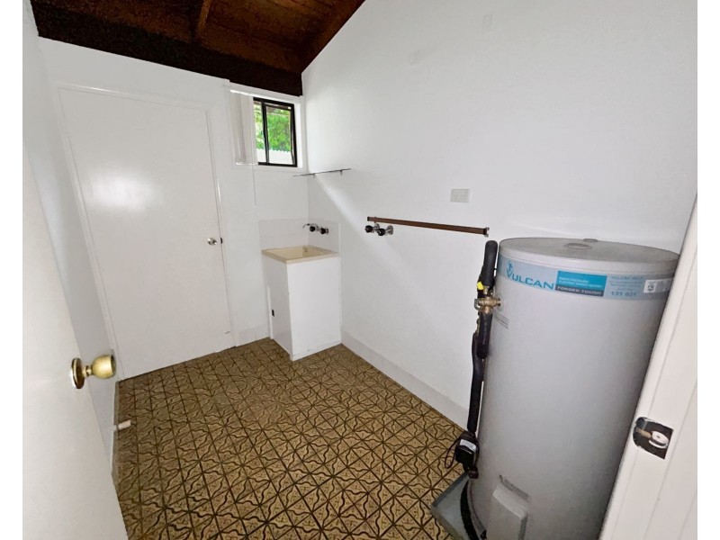 6 Dale Road, Camira QLD 4300
