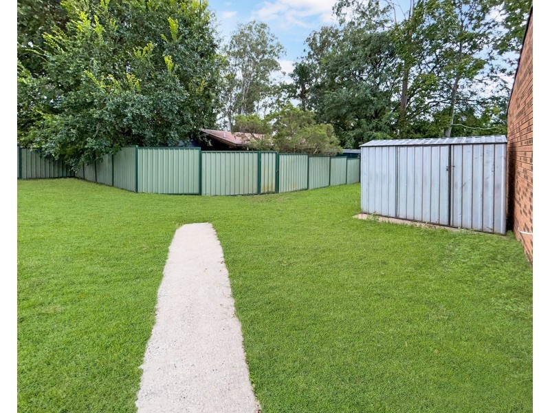 6 Dale Road, Camira QLD 4300