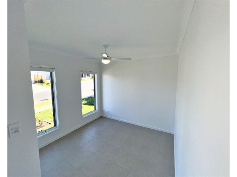 35 Sunflower Court, Ripley QLD 4306
