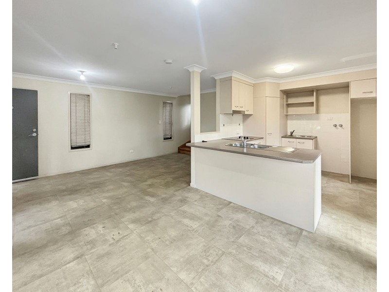 4/45A Law Street, Redbank QLD 4301
