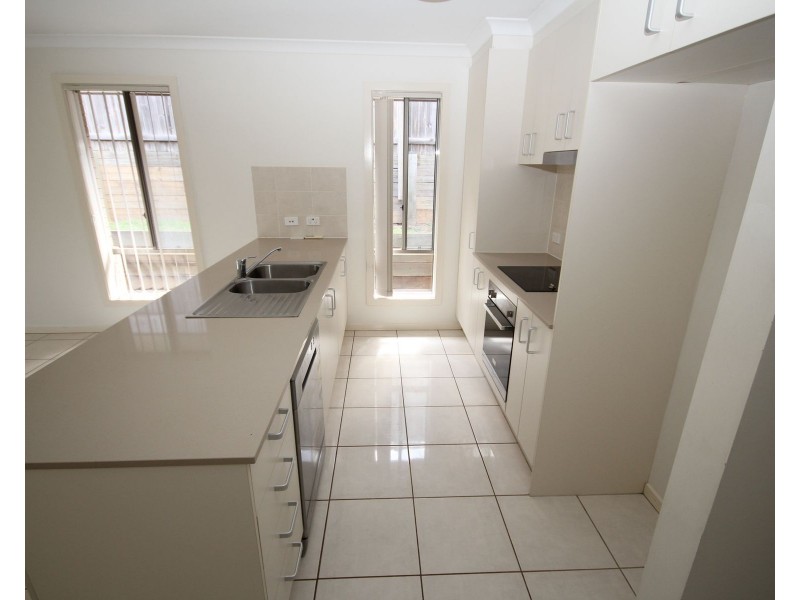 10 Lemongrass Place, Springfield Lakes QLD 4300