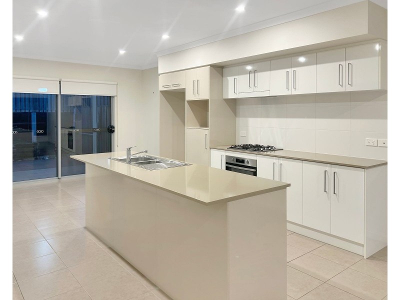 4 Ribbonwood Street, Ripley QLD 4306