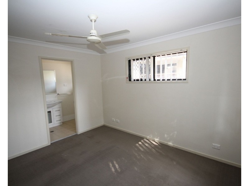 8 Figbird Close, Goodna QLD 4300