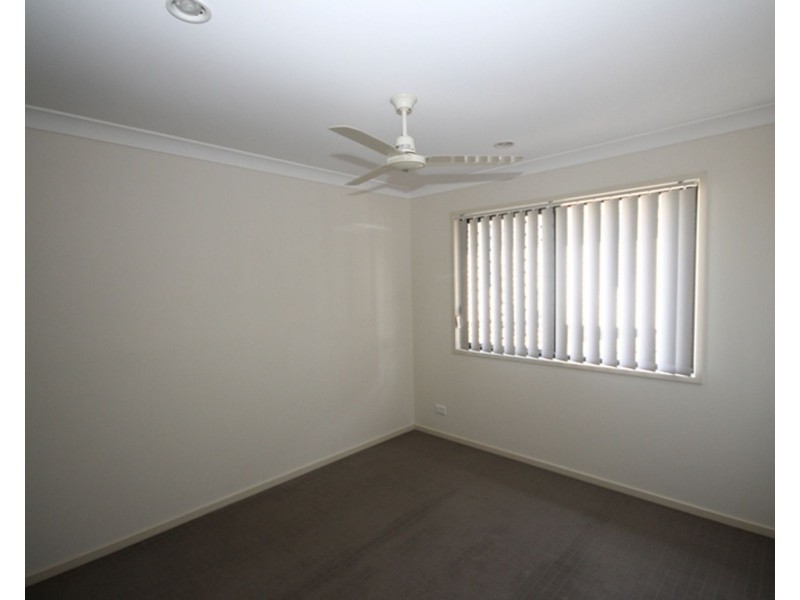 8 Figbird Close, Goodna QLD 4300