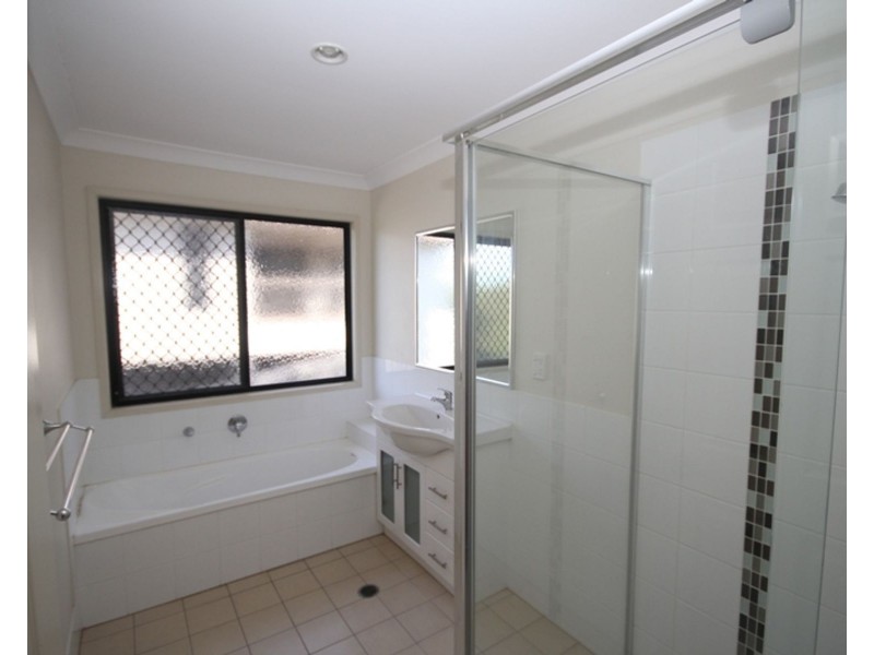 8 Figbird Close, Goodna QLD 4300