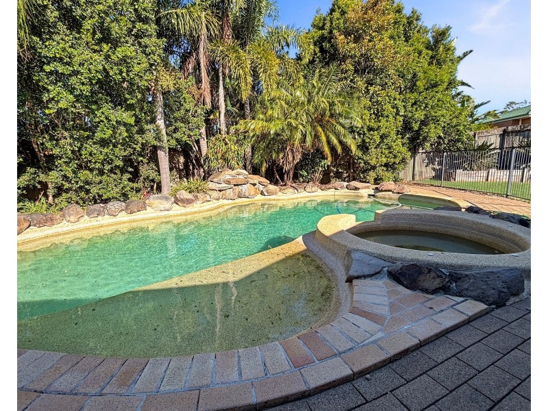4 Glenhurst Court, Springfield QLD 4300