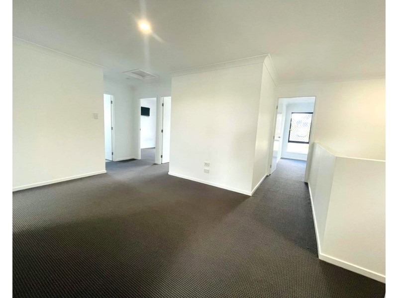1 Wick Lane, Spring Mountain QLD 4124