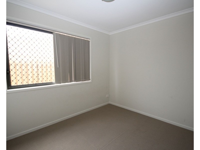 1/86 Valentine Circuit, Augustine Heights QLD 4300