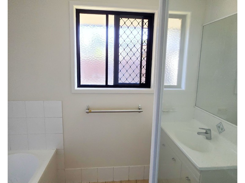 22 Mistletoe Court, Camira QLD 4300