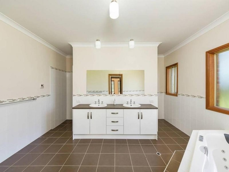 10 Creekside Grove, Mount Barker SA 5251