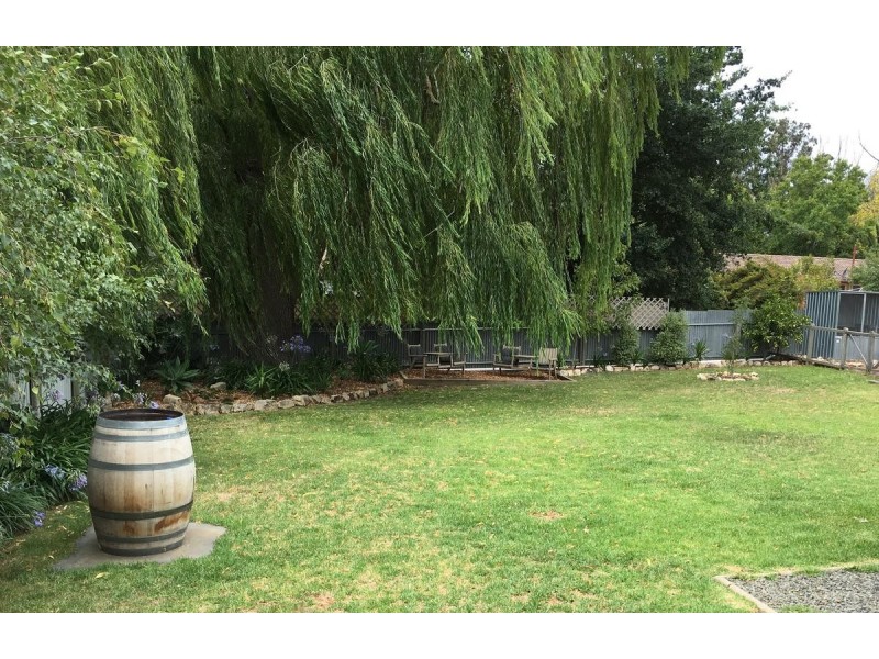 8 COLUMBIA STREET, Mount Barker SA 5251