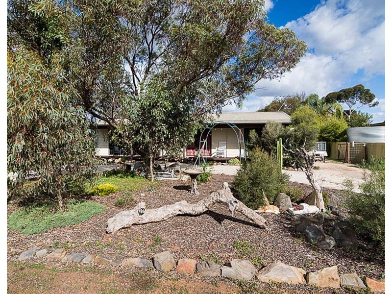 15 Cemetery Road, Callington SA 5254