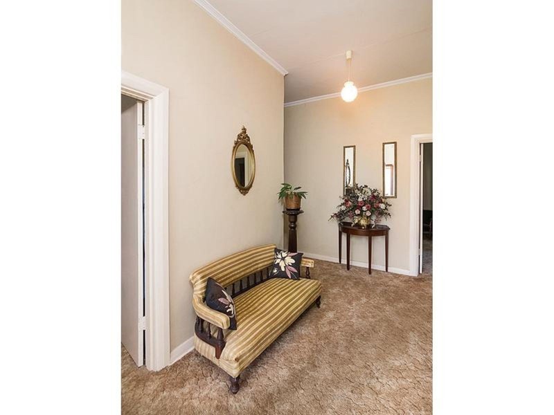 6 Love Avenue, Strathalbyn SA 5255